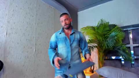 dennis_cox_ online show from February 23, 12:43 pm