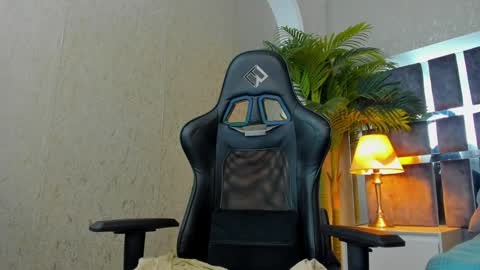 dennis_cox_ online show from December 10, 3:12 pm