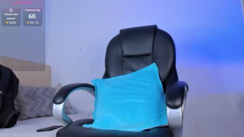 dennis munera online show from October 25, 11:01 am