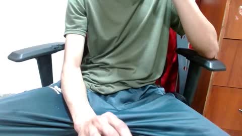 dereck online show from December 20, 9:27 am