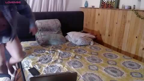 Dereck Mills3 online show from January 11, 3:21 am