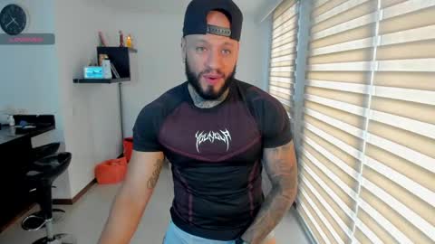 dereckgreen online show from April 16, 9:39 pm