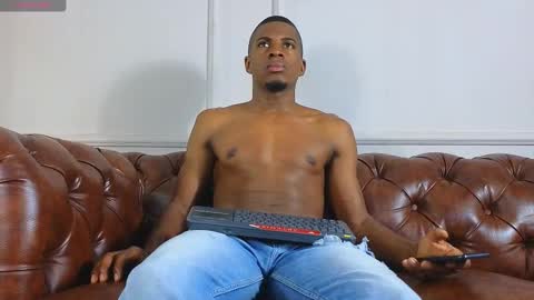 dereckwolf_ online show from October 16, 12:02 pm