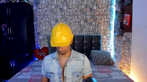 DEREKK   online show from January 21, 2:55 am