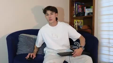 Derek online show from June 26, 10:56 pm