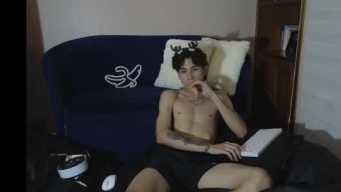 Derek online show from December 2, 11:10 pm