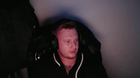 Gemeinsam Spass habentry together online show from February 19, 6:04 pm