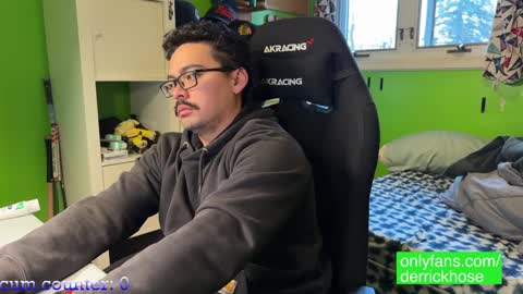 Derrick Hose online show from February 26, 11:13 pm