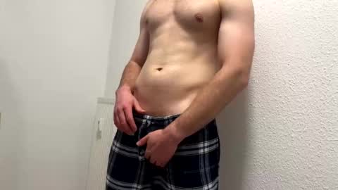 Tom online show from December 5, 3:08 pm