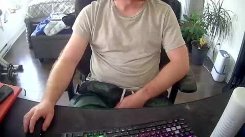 desdisdes online show from September 14, 5:48 pm