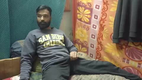 desi_boy799417 online show from December 20, 9:38 am