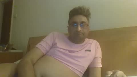 Snapshot of desiboi9 chatting on October 29, 5:21 am desiboi9 online show from October 29, 5:21 am