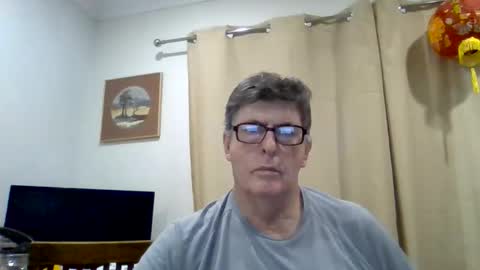 Desmon1958 online show from April 15, 6:46 am