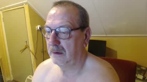 destelp online show from March 26, 11:42 pm