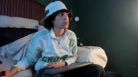 diamond_twink online show from July 10, 5:44 am