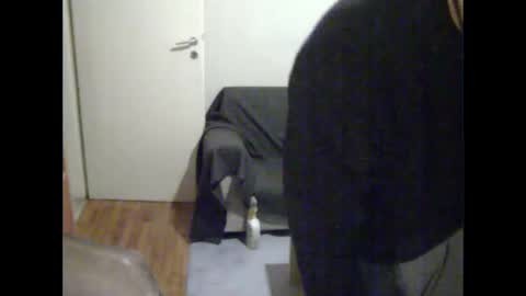 Snapshot of dickus_biggus chatting on December 29, 6:27 pm dickus_biggus online show from December 29, 6:27 pm