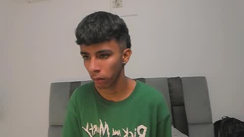 dikey_18 online show from February 26, 8:42 pm