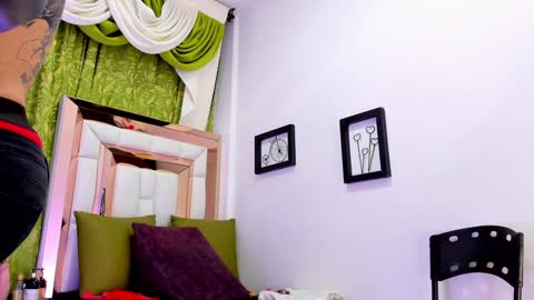 Snapshot of dilan_scootk_ chatting on December 23, 11:14 am dilan_scootk_ online show from December 23, 11:14 am