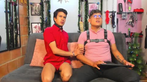 Snapshot of dom2travelers_sm chatting on January 4, 1:53 pm Diego Castell online show from January 4, 1:53 pm