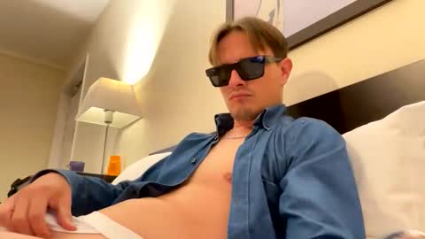 dominextdoor online show from September 30, 5:27 pm