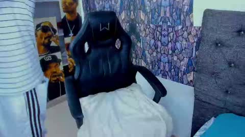 dominic_smith_ online show from February 16, 2:22 am