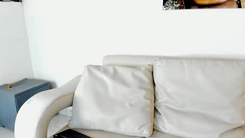 dominyck_ online show from April 4, 6:49 pm