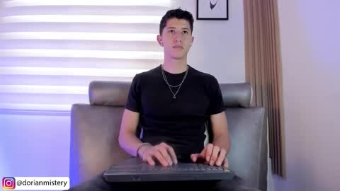 dorian_mystery online show from March 19, 10:46 pm