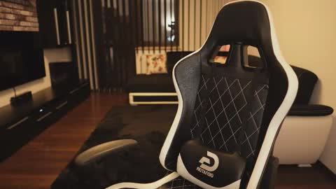 Dorian Reyes online show from February 6, 1:35 am