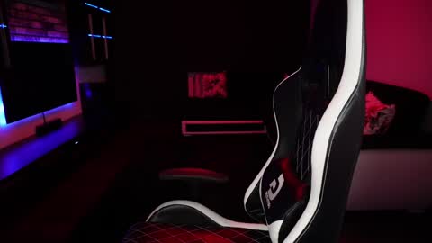 Dorian Reyes online show from December 10, 12:56 am