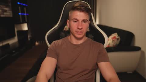 Dorian Reyes online show from November 11, 11:54 pm