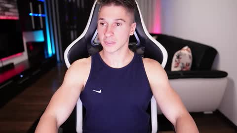 Dorian Reyes online show from October 4, 10:25 pm