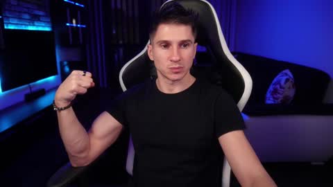 Dorian Reyes online show from December 19, 11:03 pm