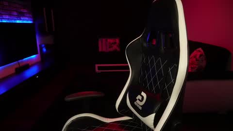 Dorian Reyes online show from December 29, 11:29 pm