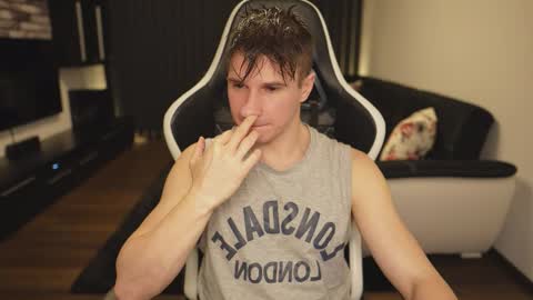 Dorian Reyes online show from January 14, 1:10 am