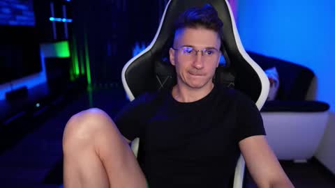 Dorian Reyes online show from September 29, 12:20 am