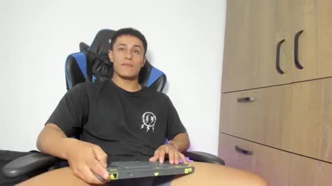 dorman_boy online show from January 8, 3:56 am