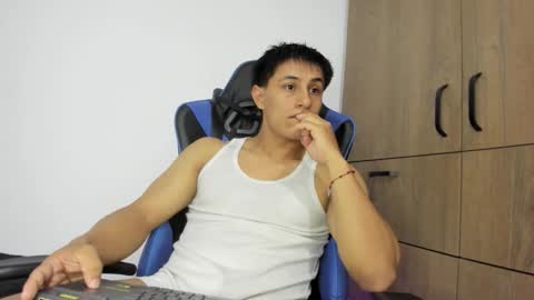 dorman_boy online show from December 5, 2:18 am