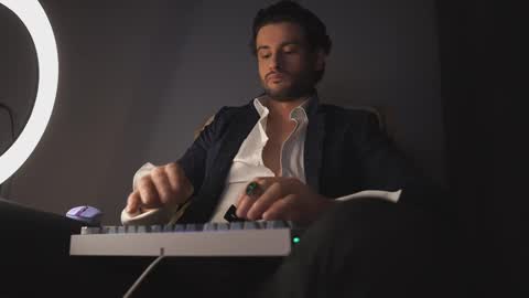 Keen online show from March 5, 9:39 pm