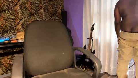 MrPirated online show from December 28, 7:54 pm