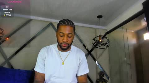 Snapshot of drake_nassir4 chatting on January 14, 4:50 pm ---Drake--- online show from January 14, 4:50 pm