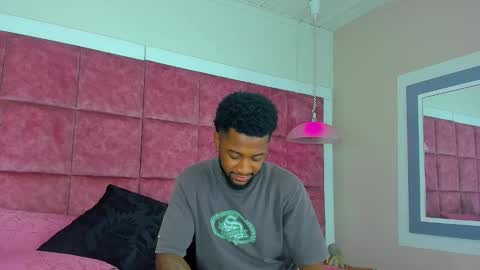 Snapshot of drake_nassir4 chatting on December 29, 3:03 pm ---Drake--- online show from December 29, 3:03 pm