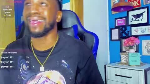 Snapshot of drake_nassir4 chatting on September 18, 1:51 am ---Drake--- online show from September 18, 1:51 am