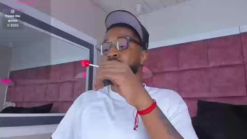 Snapshot of drake_nassir4 chatting on September 23, 4:34 am ---Drake--- online show from September 23, 4:34 am