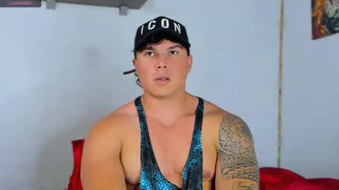 Snapshot of drake_xion1 chatting on February 14, 9:43 pm drake_xion1 online show from February 14, 9:43 pm