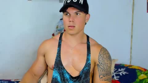 Snapshot of drake_xion1 chatting on December 27, 10:26 pm drake_xion1 online show from December 27, 10:26 pm