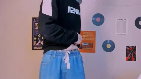 drew_soft_ online show from December 5, 8:05 pm