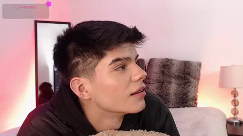 Dulcey online show from October 18, 5:56 am