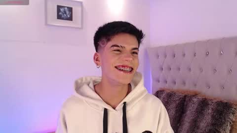 Dulcey online show from November 8, 4:48 am