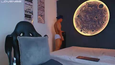 duran_dhikol1 online show from February 19, 1:57 am