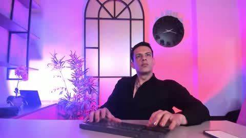 Dustin Sonne online show from February 9, 3:55 am